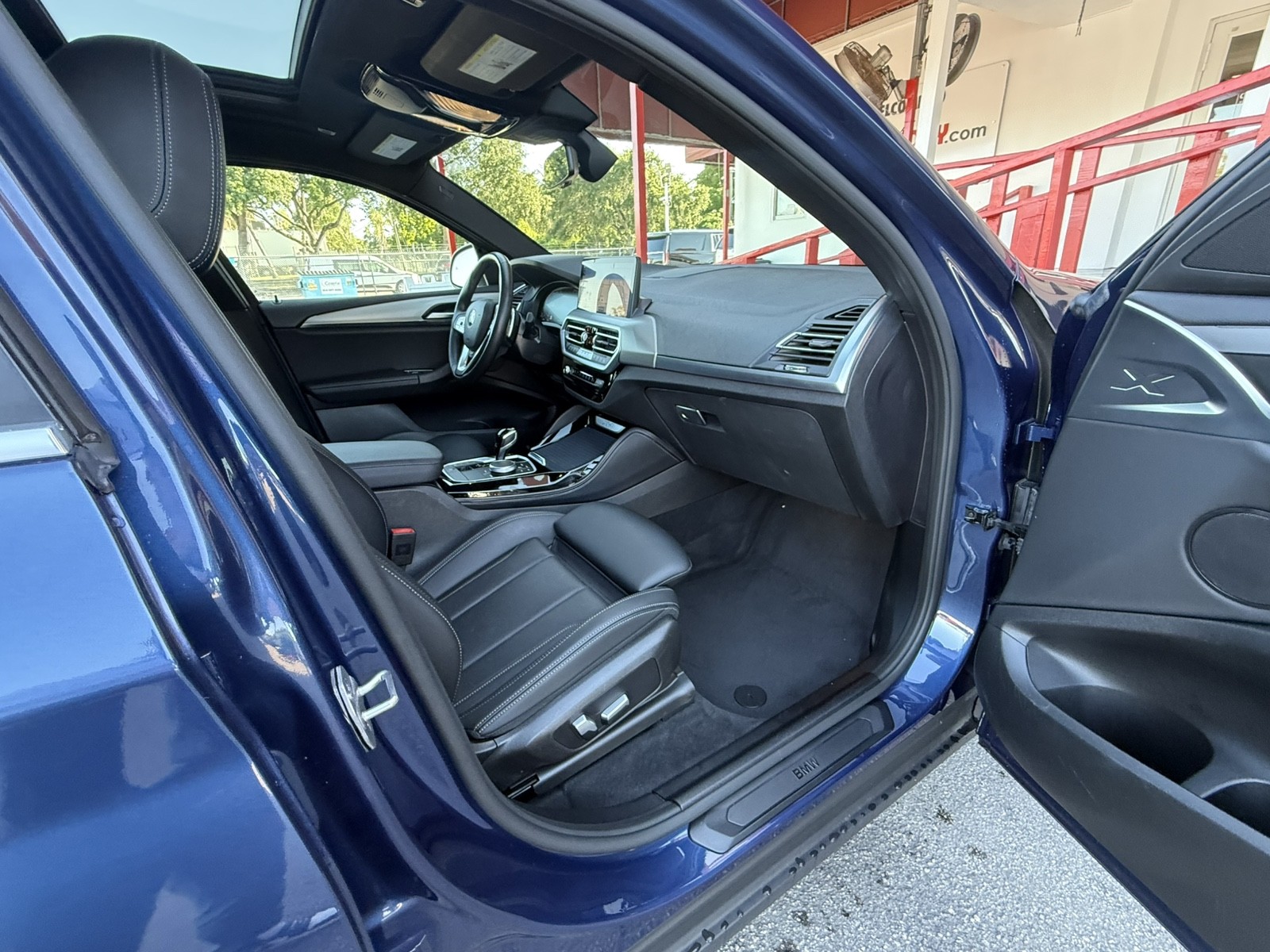 2022 BMW X4 - $31,977
