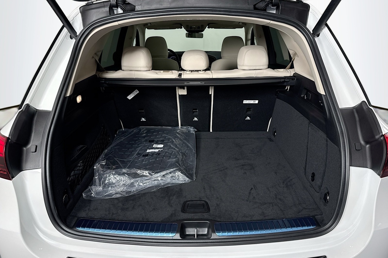 New 2026 Polar White Mercedes-Benz GLE 450 4MATIC® SUV image 22