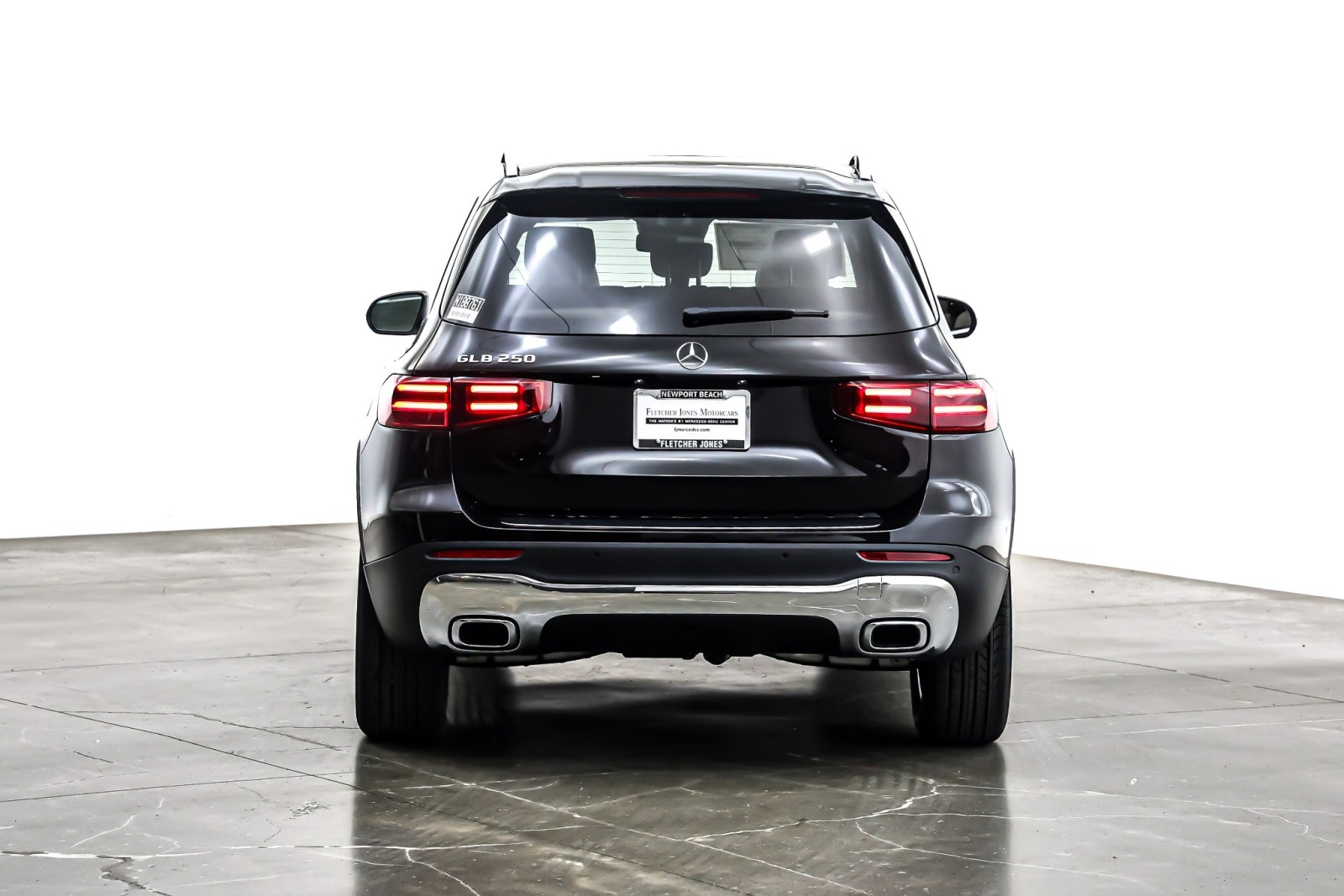 New 2026 Night Black Mercedes-Benz GLB 250 image 3