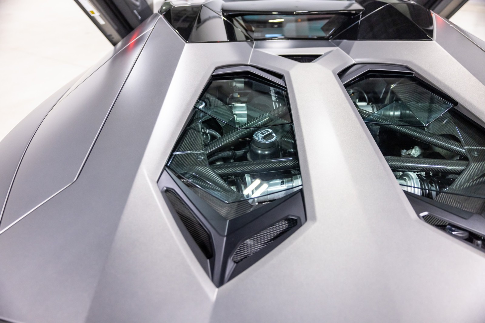 2015 Lamborghini Aventador Roadster LP 700-4 photo 52