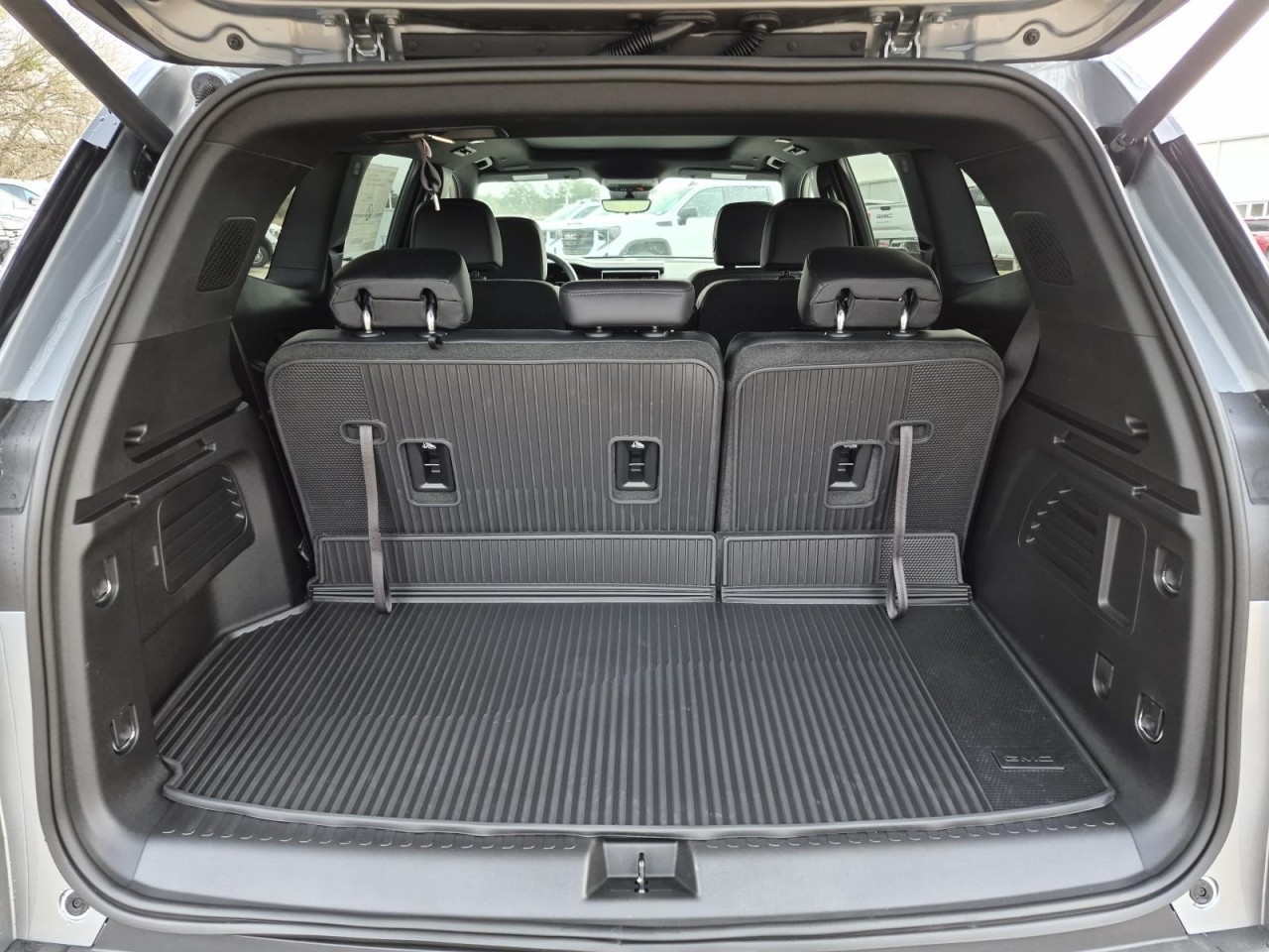 View vehicle photo 7