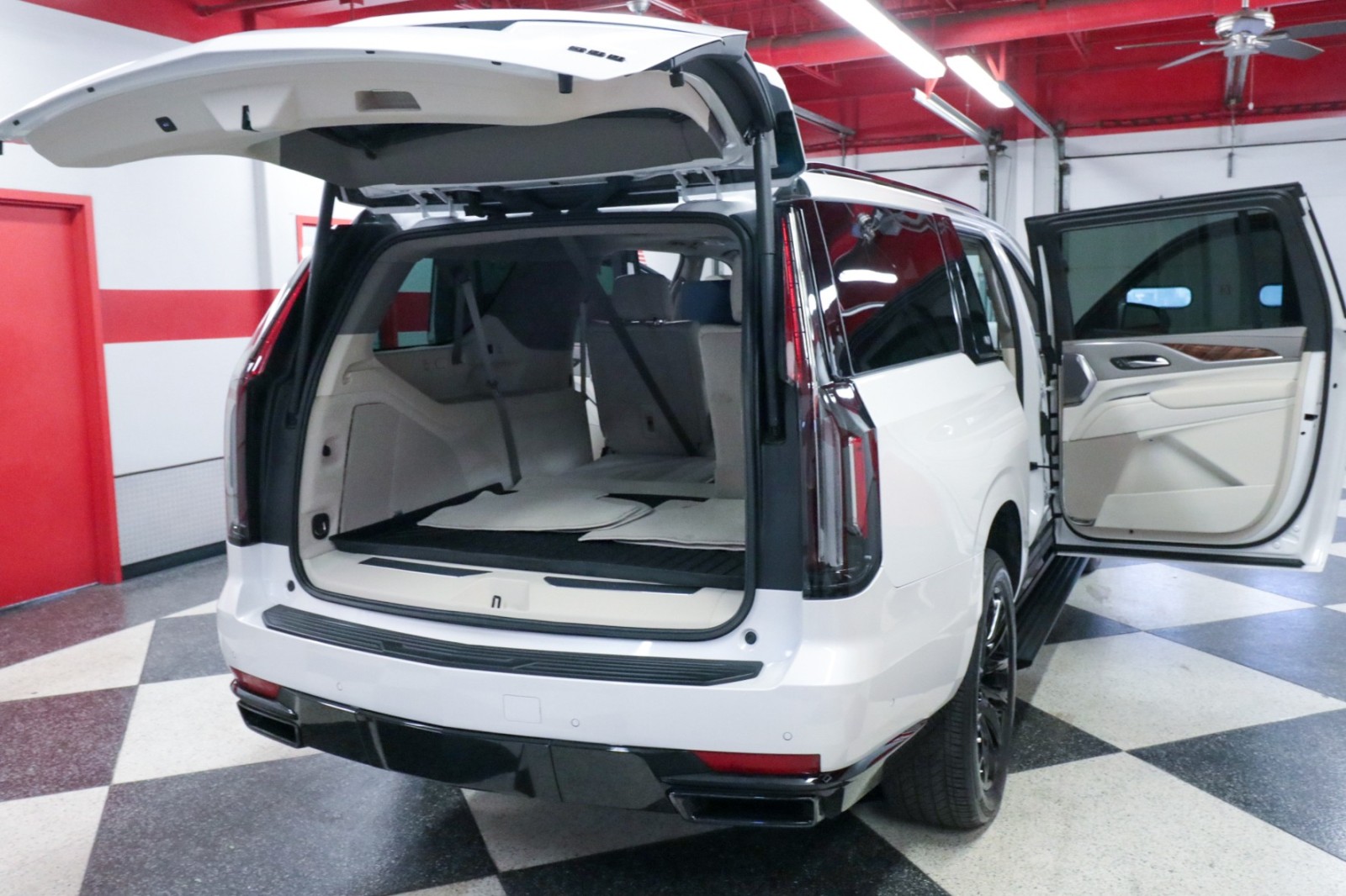 Used Car 2024 Cadillac Escalade Esv  4wd Sport Platinum For Sale Under $100,000 In Austin, Texas