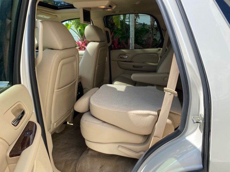 2010 Cadillac Escalade SUNROOF NAV Premium LOW MILES 66,933 in ,
