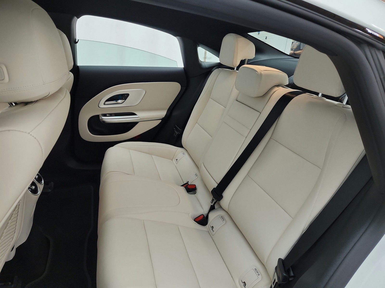 New 2027 Polar White Mercedes-Benz CLA 250+ Electric RWD image 11