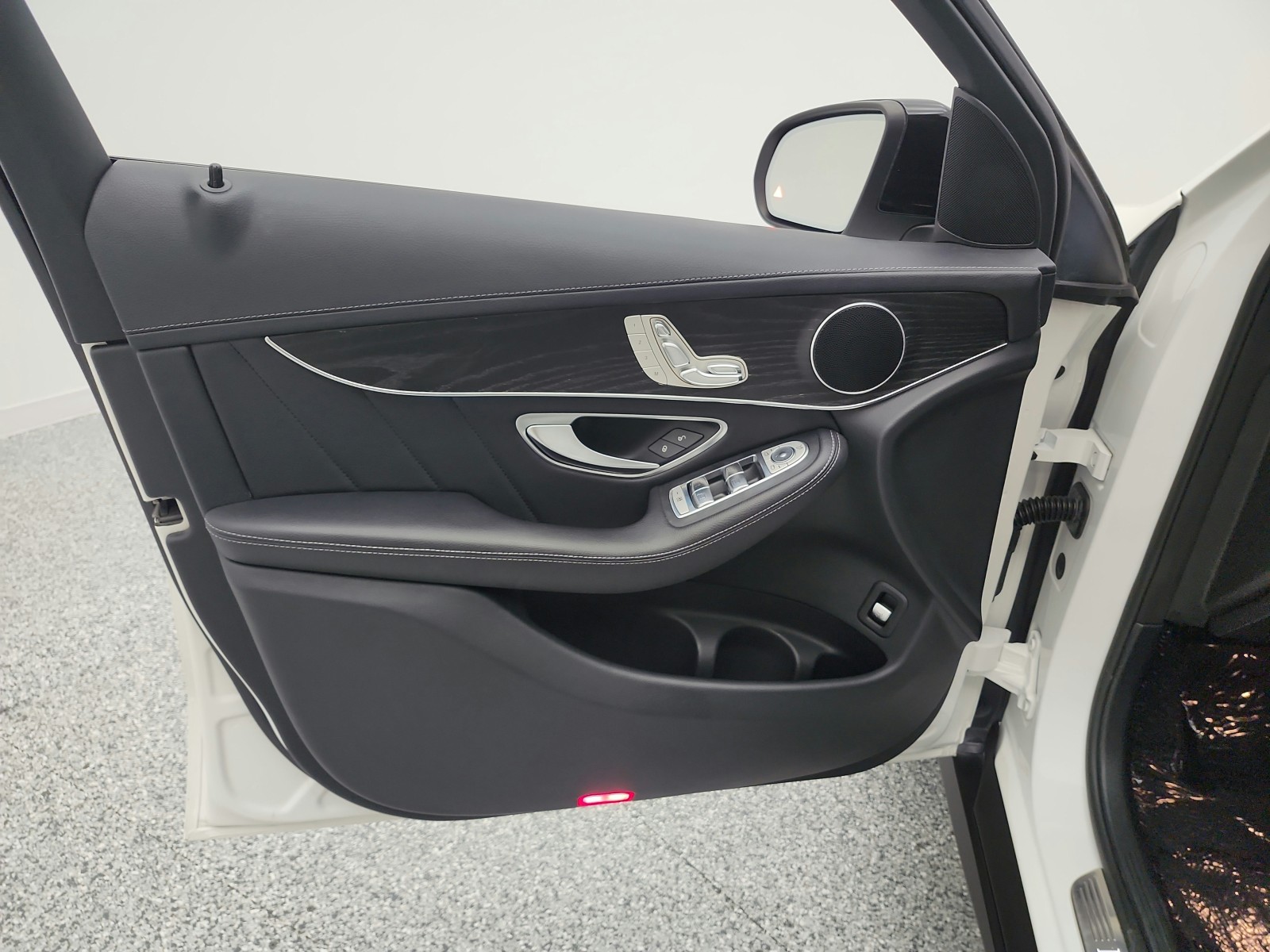 Used 2018 Polar White Mercedes-Benz GLC 300 4MATIC® Coupe image 27