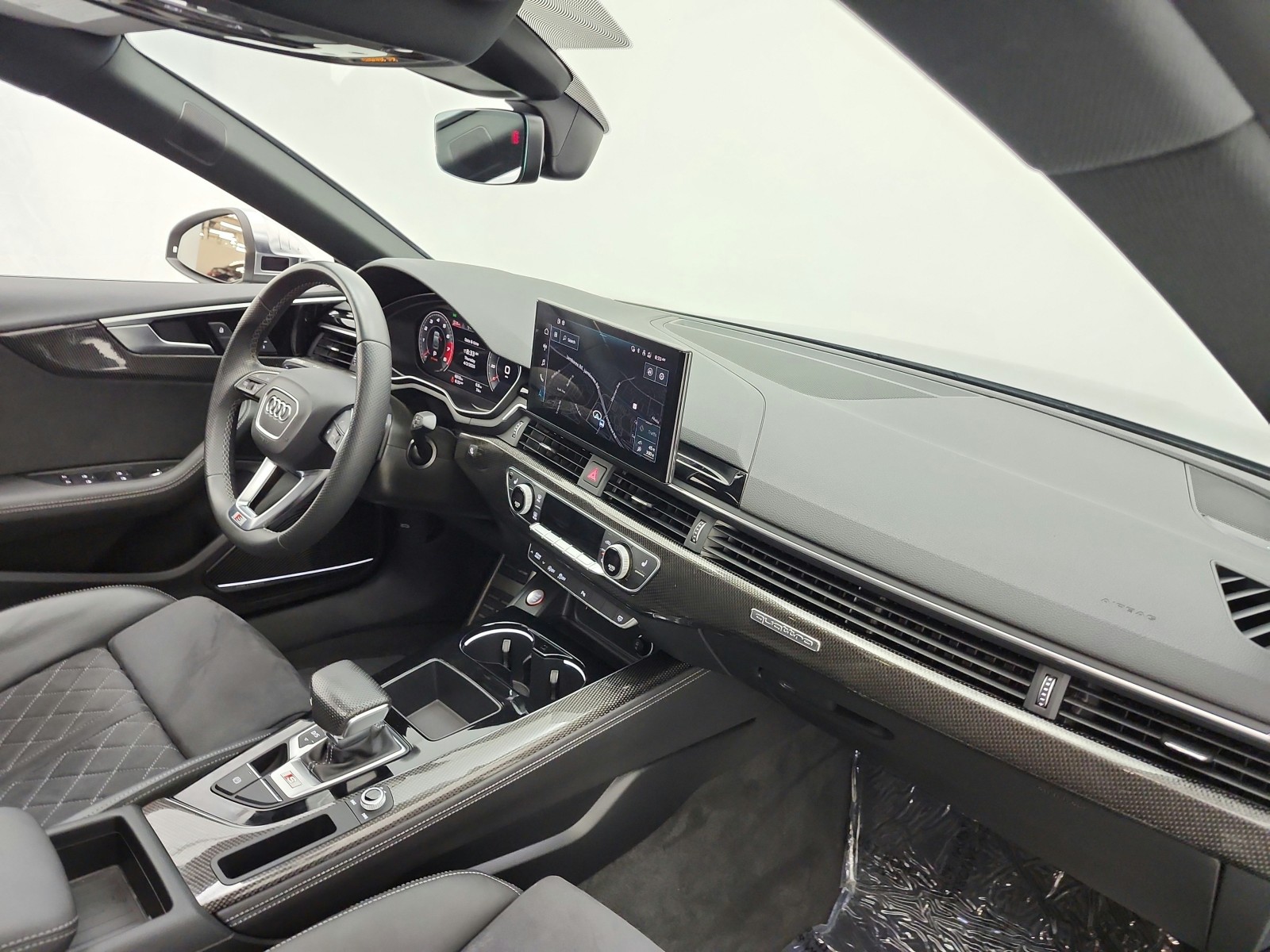 Used 2023 Daytona Gray Pearl Effect Audi Premium Plus 3.0 TFSI quattro image 19