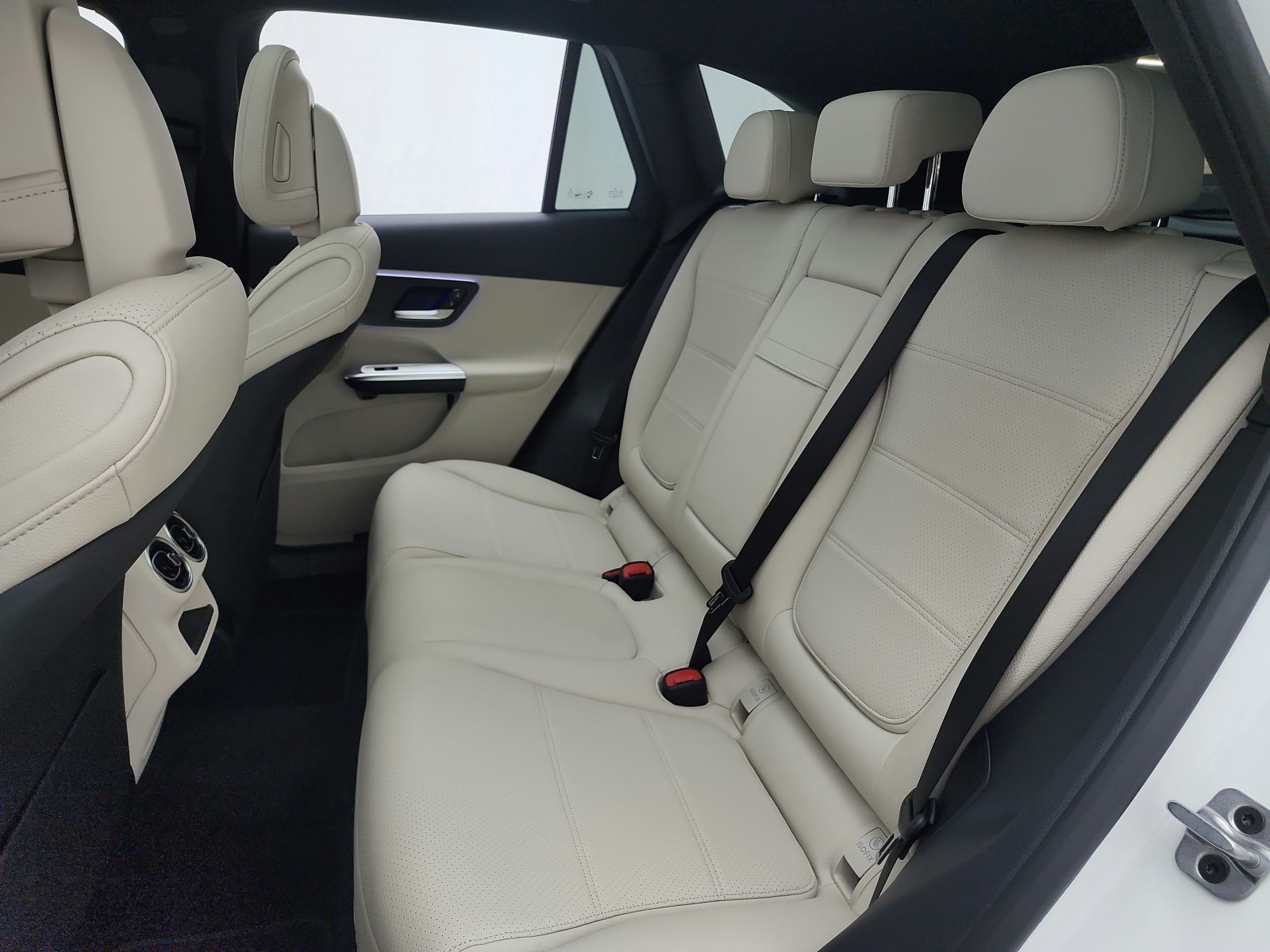 New 2026 Polar White Mercedes-Benz GLC 300 image 11