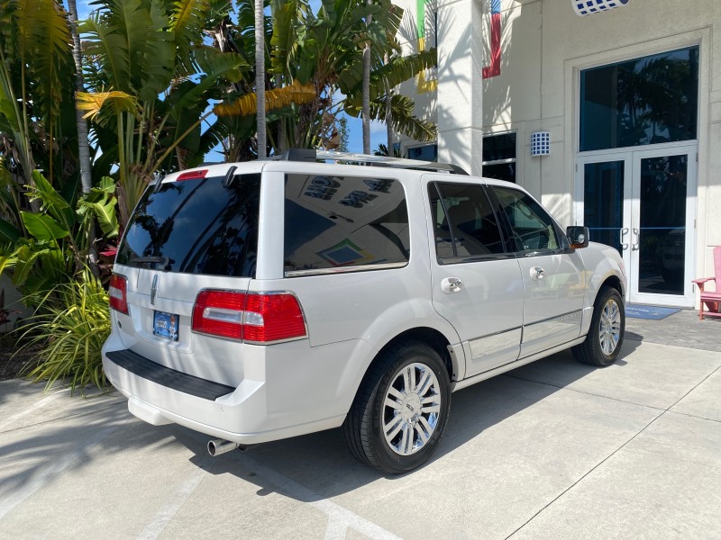 2010 Lincoln Navigator 4WD SUNROOF LOW MILES 31,209 in , 