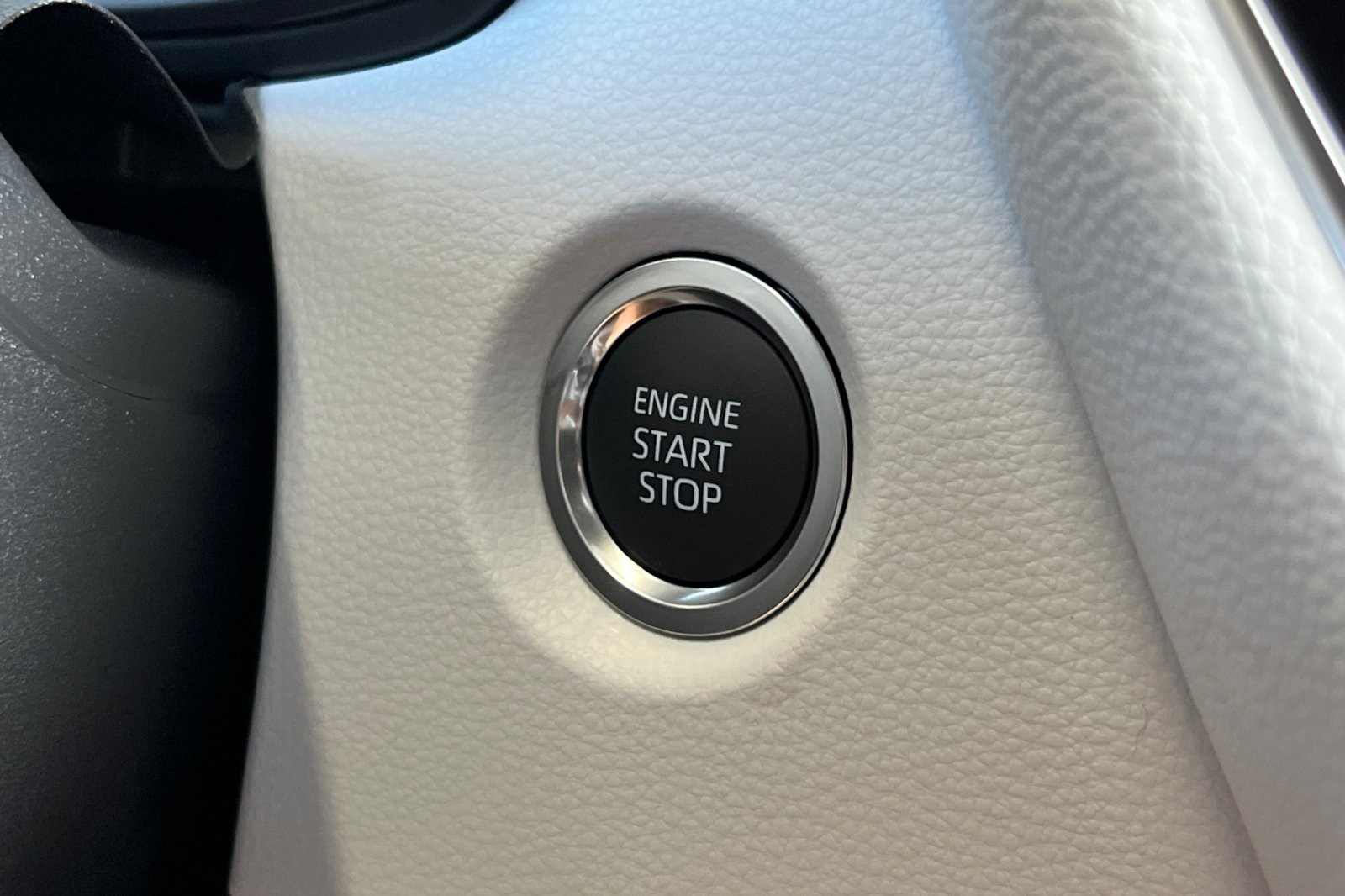 2025 Toyota Corolla SE photo 17