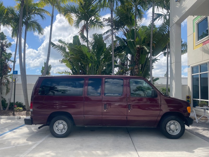 2006 Ford Econoline Wagon XLT 8 PASS LOW MILES 56328 in ,