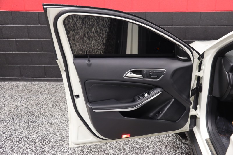 2015 Mercedes-Benz GLA 45 AMG 4MATIC w/Performance Pkgs 4dr Suv in , 