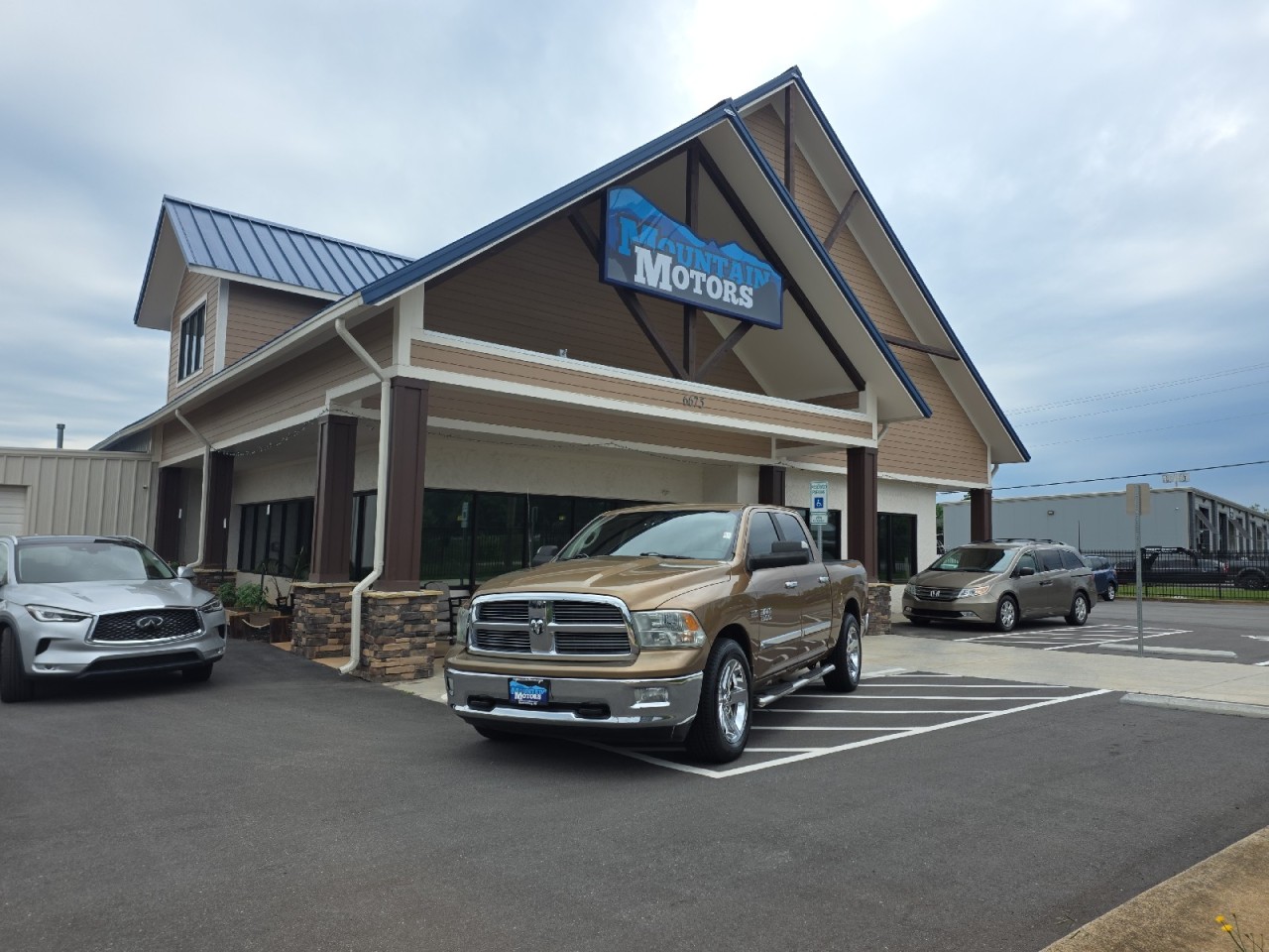Saddle Brown Pearlcoat 2012 RAM 1500 Pickup Truck 4X2 Automatic