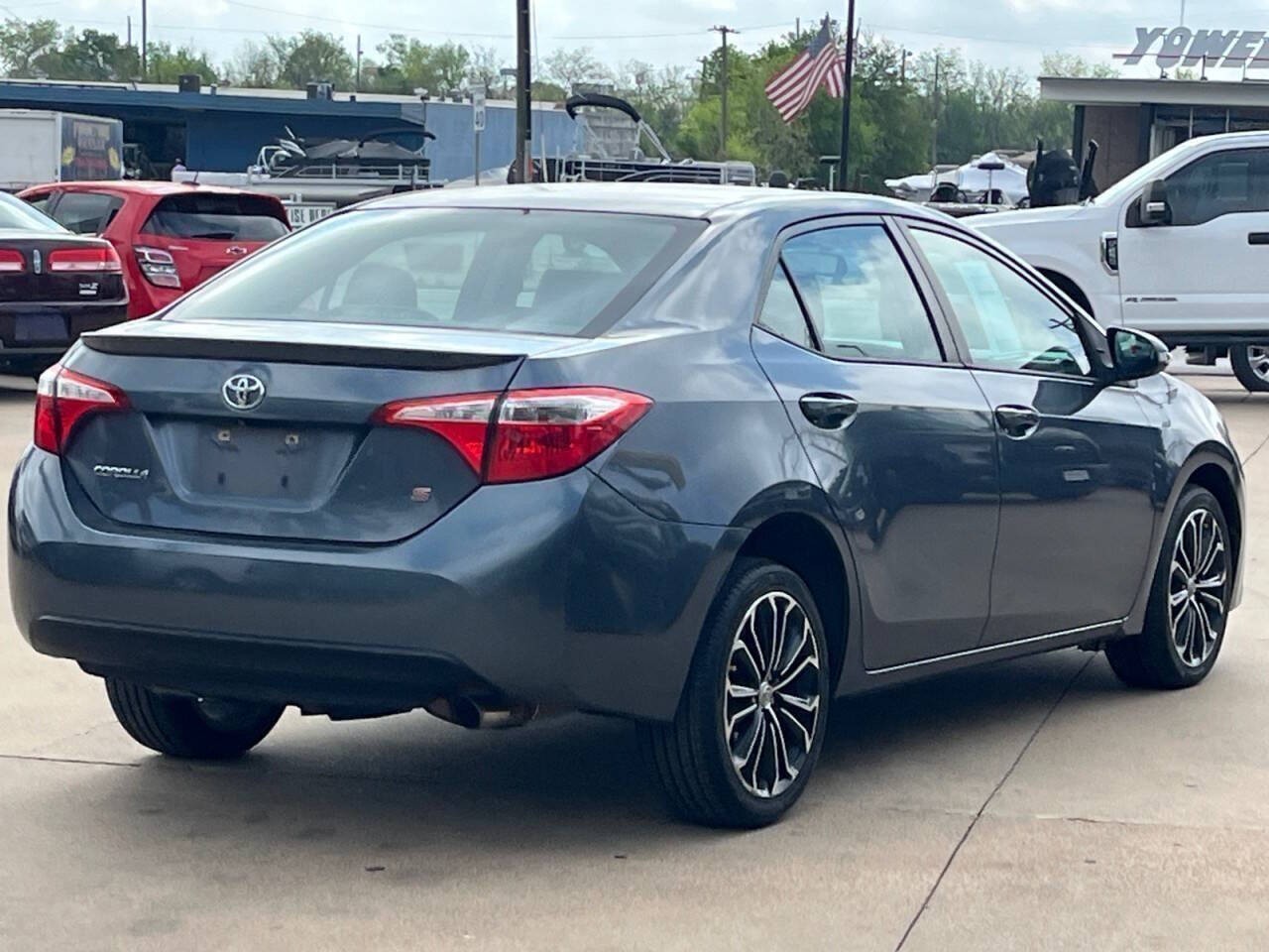 View vehicle photo 6