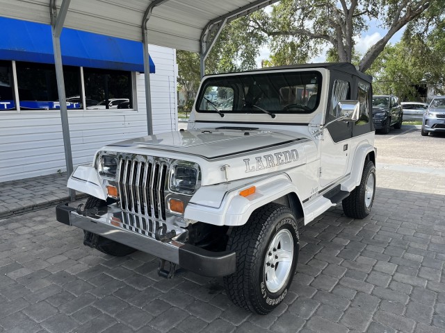 1995 Jeep Wrangler SE 3