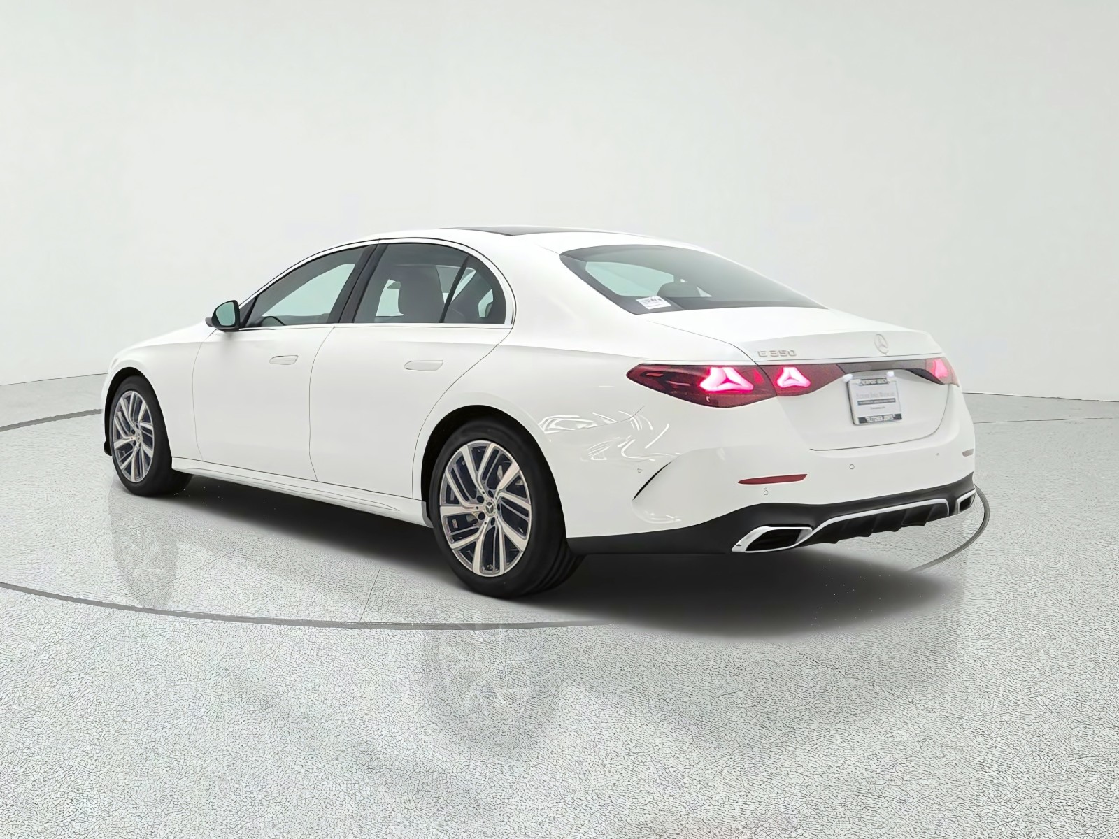 New 2027 Polar White Mercedes-Benz E 350 RWD Sedan image 7