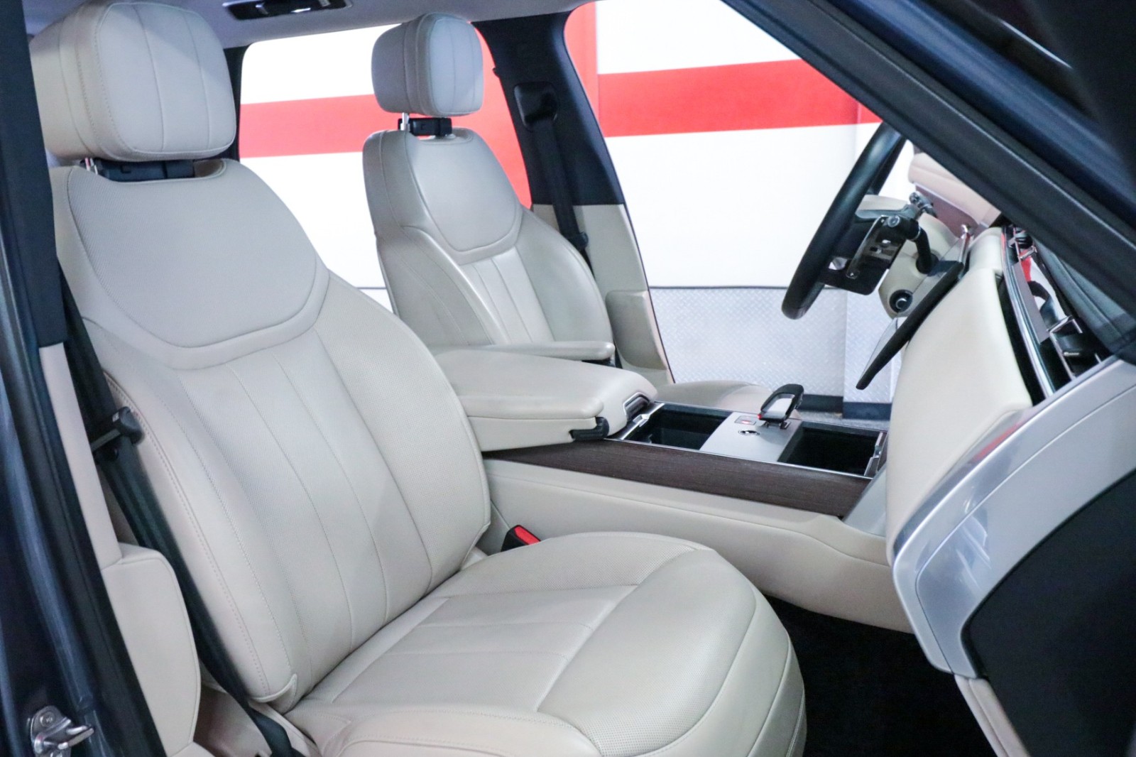 Used Car 2024 Land Rover Range Rover  Se For Sale Under $90,000 In Austin, Texas