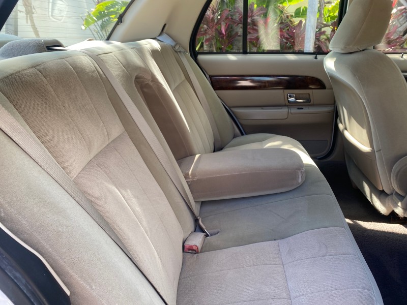 2005 Mercury Grand Marquis GS LOW MILES 49,348 in , 