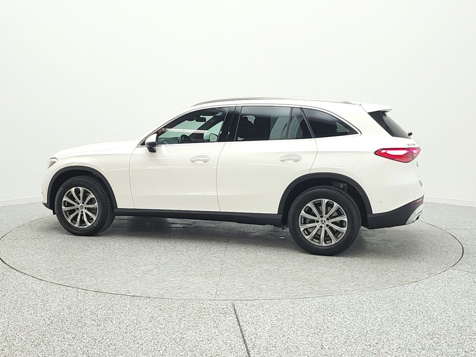 Certified Used 2025 Polar White Mercedes-Benz GLC 300 SUV image 9