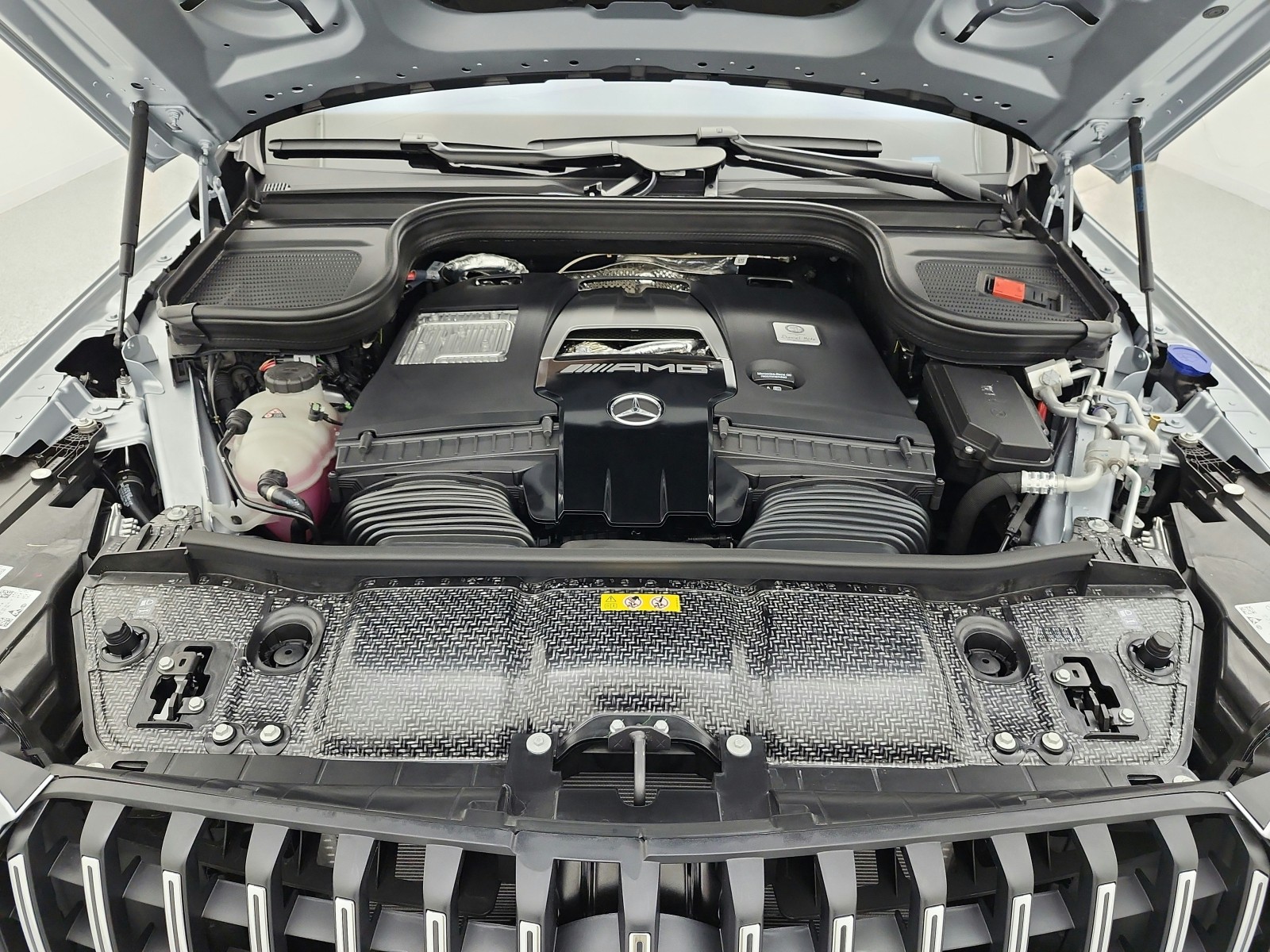 New 2026 CIRRUS SILVER MAGNO Mercedes-Benz AMG® GLS 63 image 12