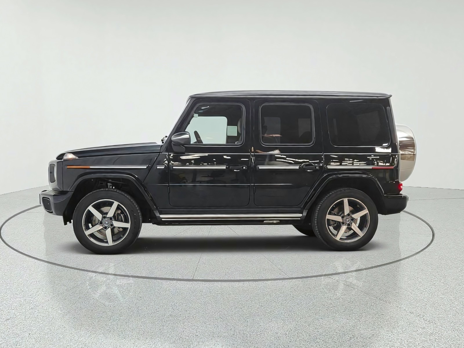 New 2027 Emerald Green Metallic Mercedes-Benz G 580e SUV image 8