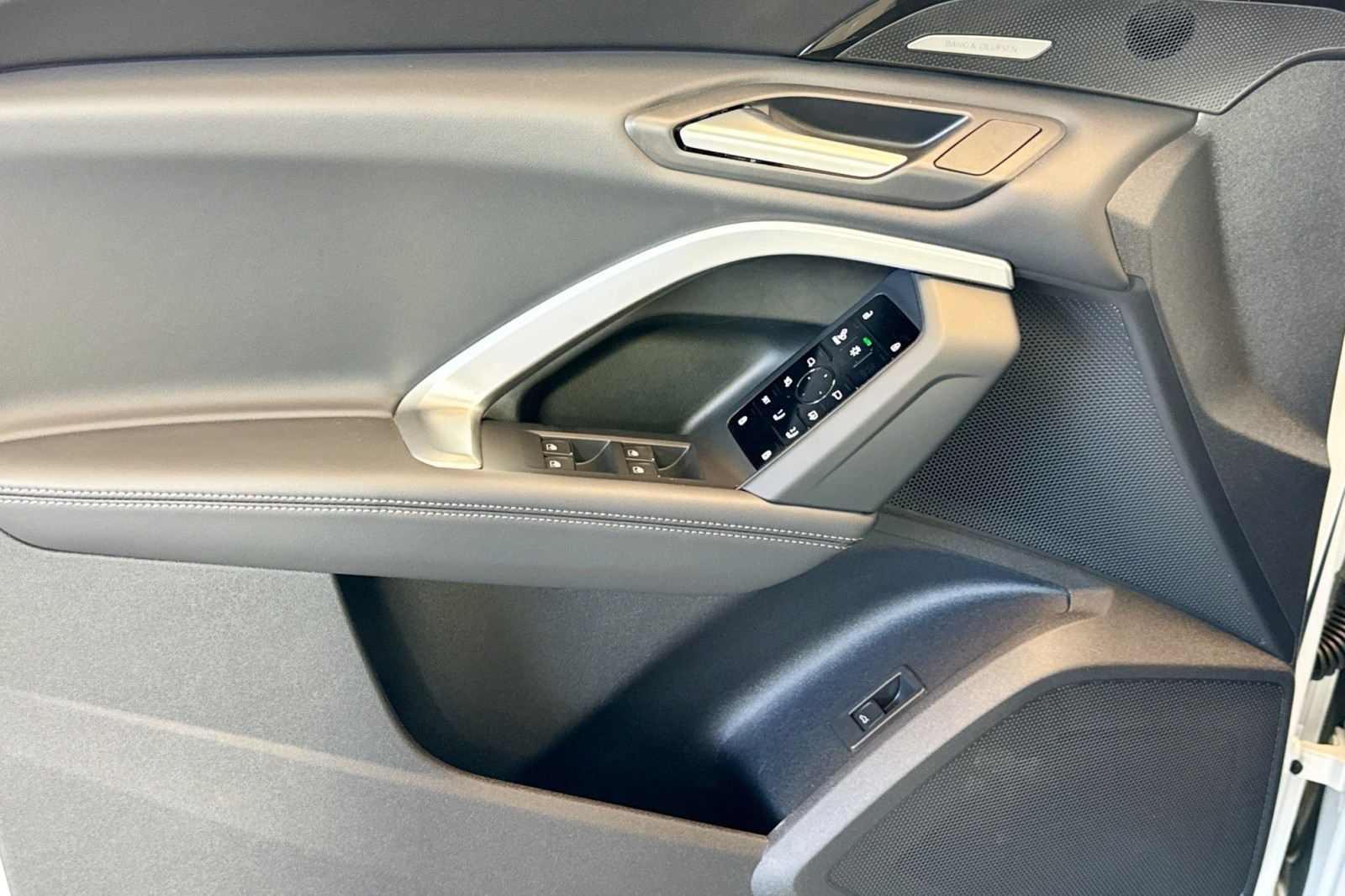 New 2025 Glacier White Metallic Audi Premium Plus 2.0 TFSI quattro image 15