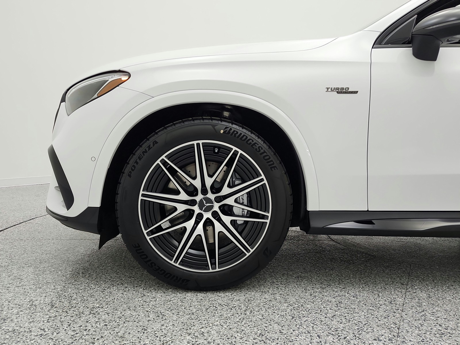 New 2026 MANUFAKTUR Moonlight White Metallic Mercedes-Benz AMG® GLC 43 image 12