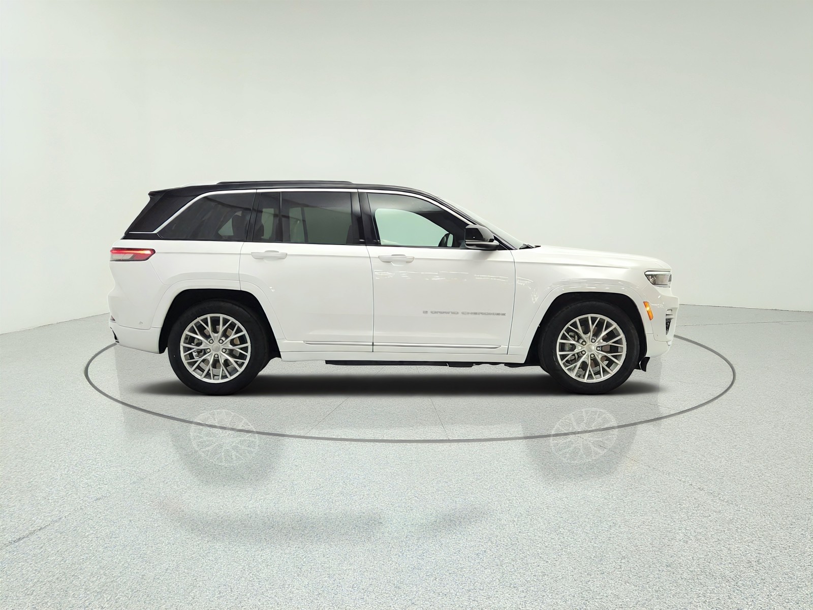 Used 2023 Bright White Clearcoat Jeep Summit image 4