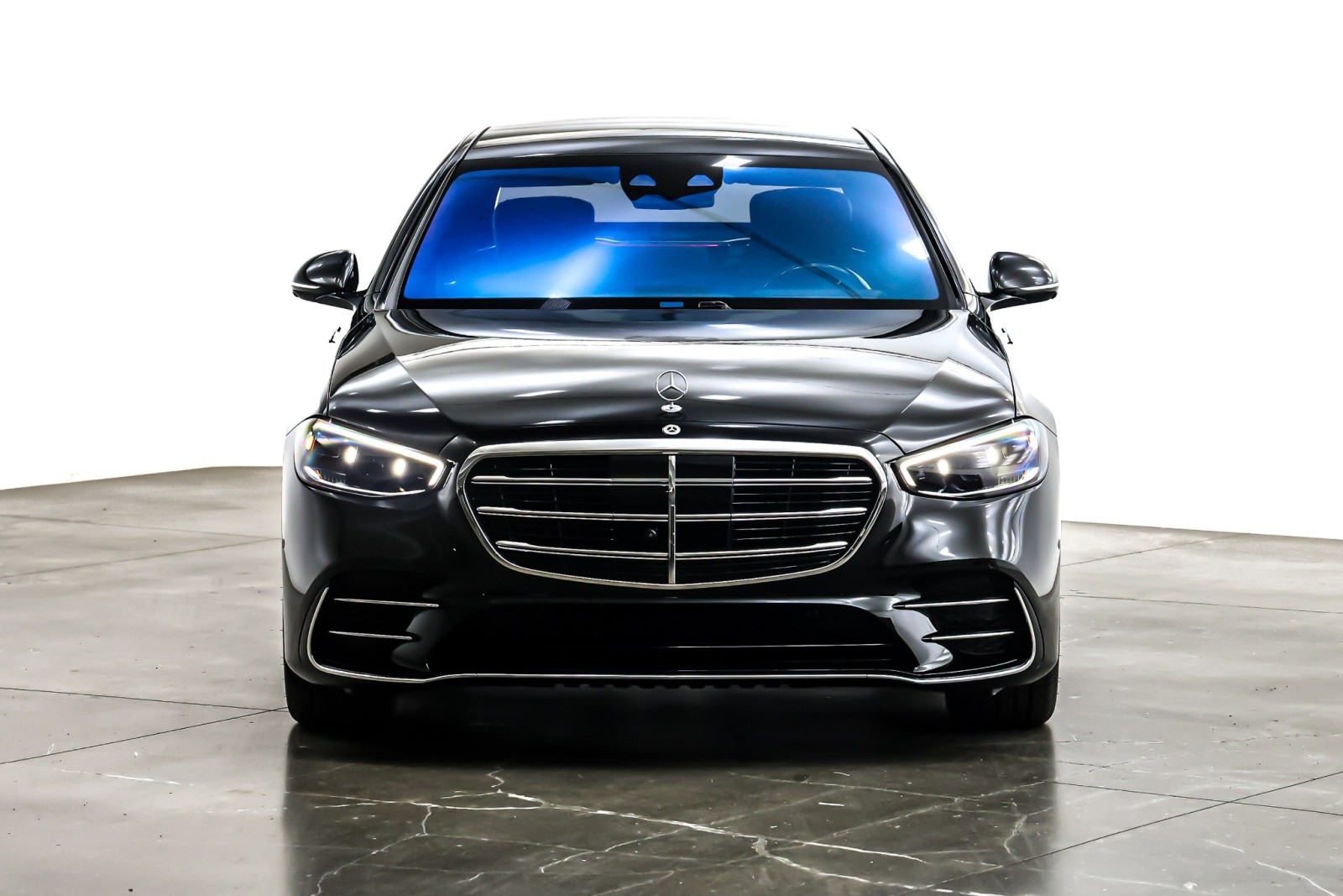 New 2026 Obsidian Black Metallic Mercedes-Benz S 580 image 2