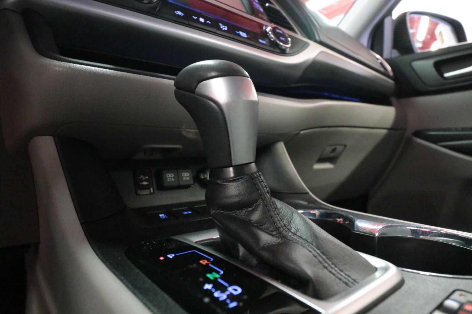 Used Car 2019 Toyota Highlander  Limited Platinum For Sale Under $30,000 In Austin, Texas