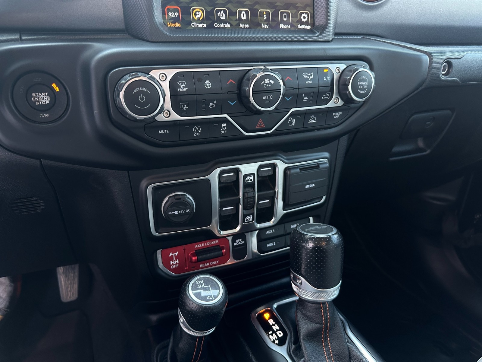 2021 Jeep Gladiator Mojave 26