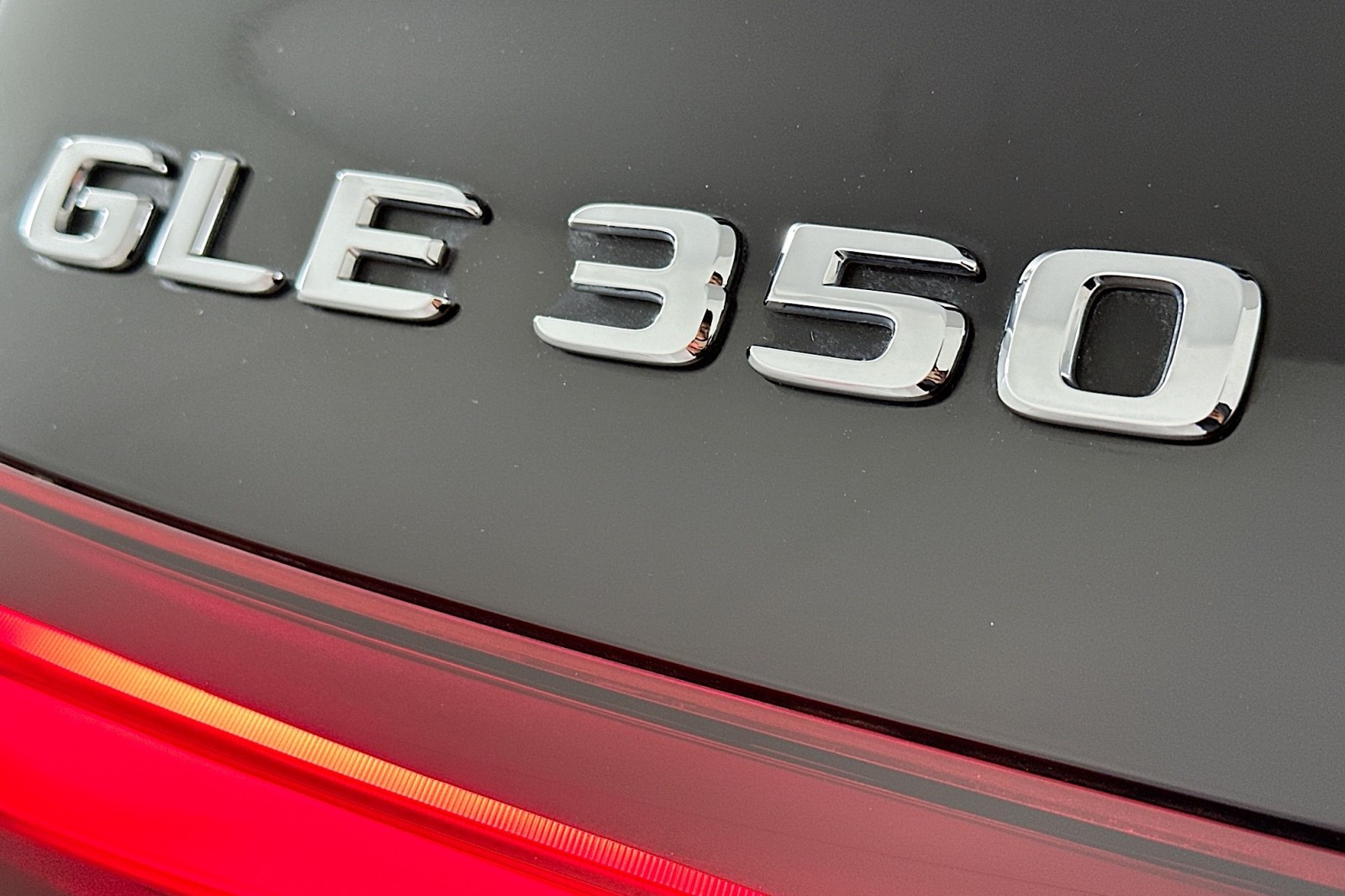 Used 2024 Black Mercedes-Benz GLE 350 image 10