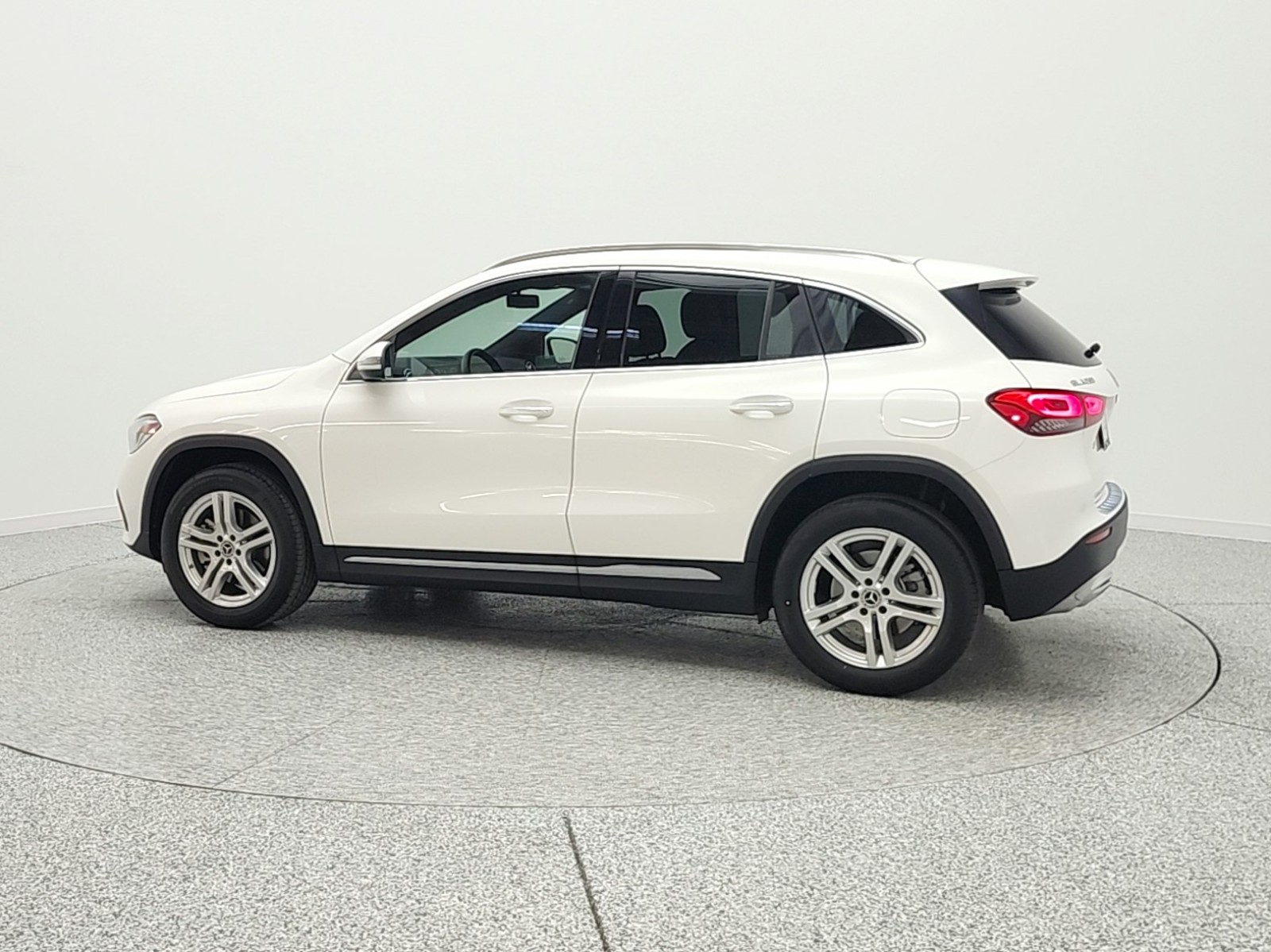 Certified Used 2022 Polar White Mercedes-Benz GLA 250 SUV image 8