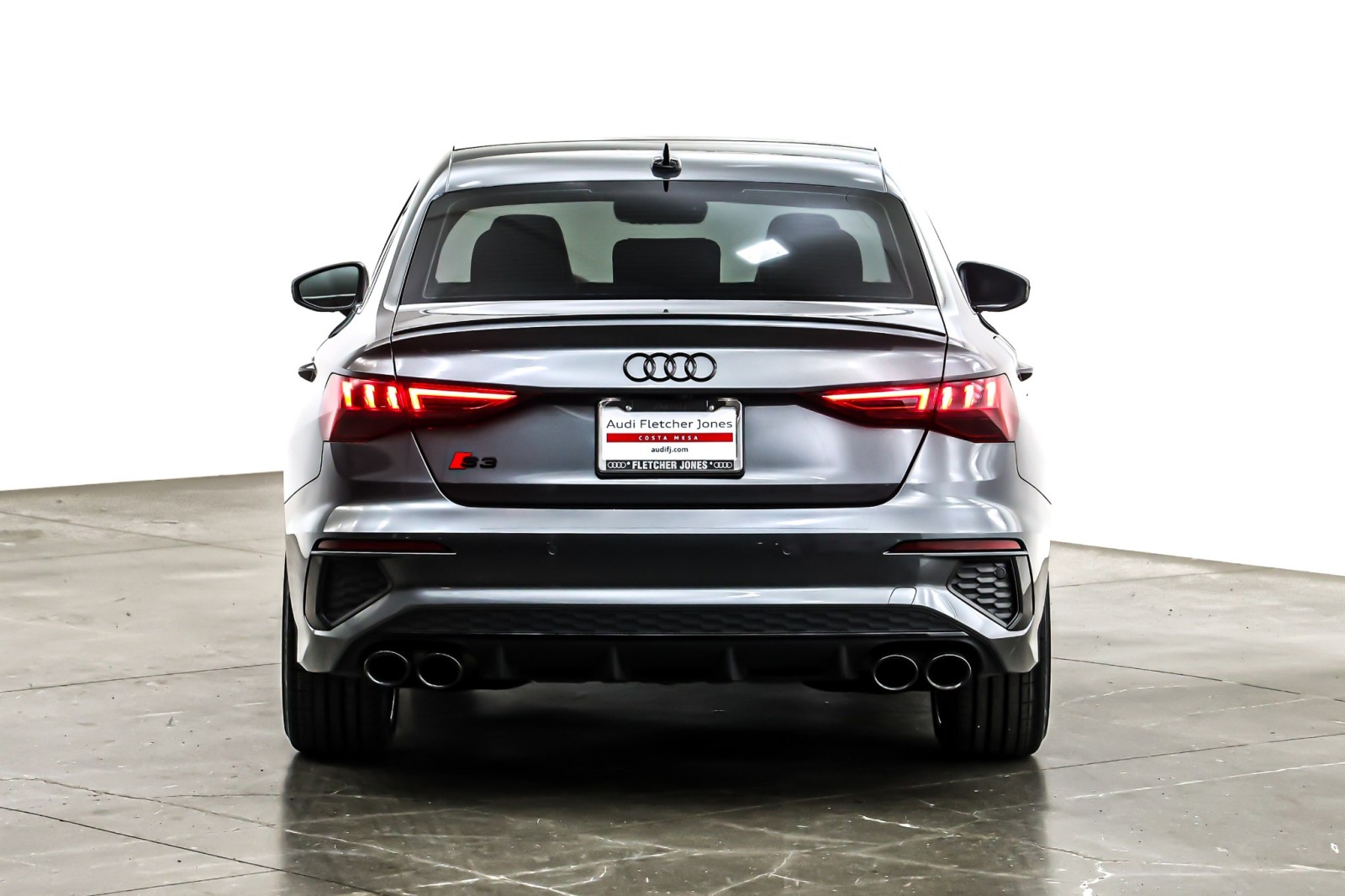 Used 2024 Daytona Gray Pearl Effect Audi Premium Plus 2.0 TFSI quattro image 5