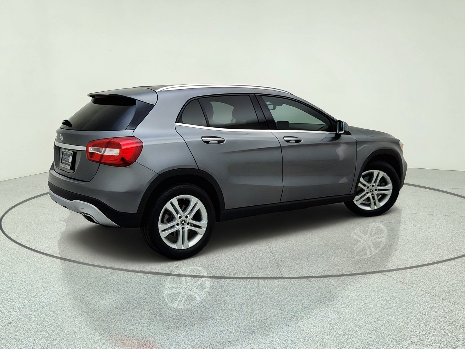 Used 2018 Mountain Grey Metallic Mercedes-Benz GLA 250 image 8