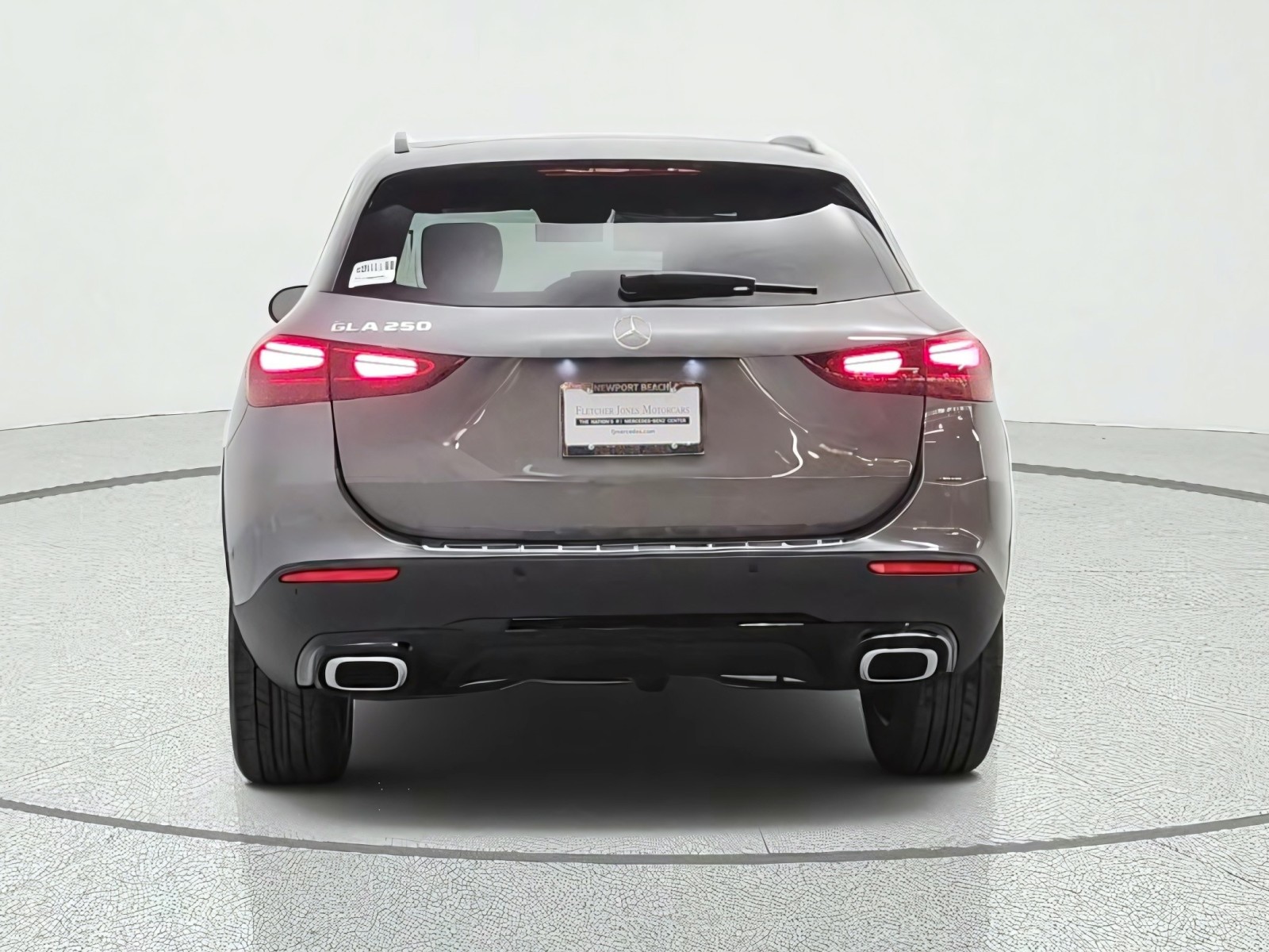 New 2026 Mountain Grey Metallic Mercedes-Benz GLA 250 SUV image 6