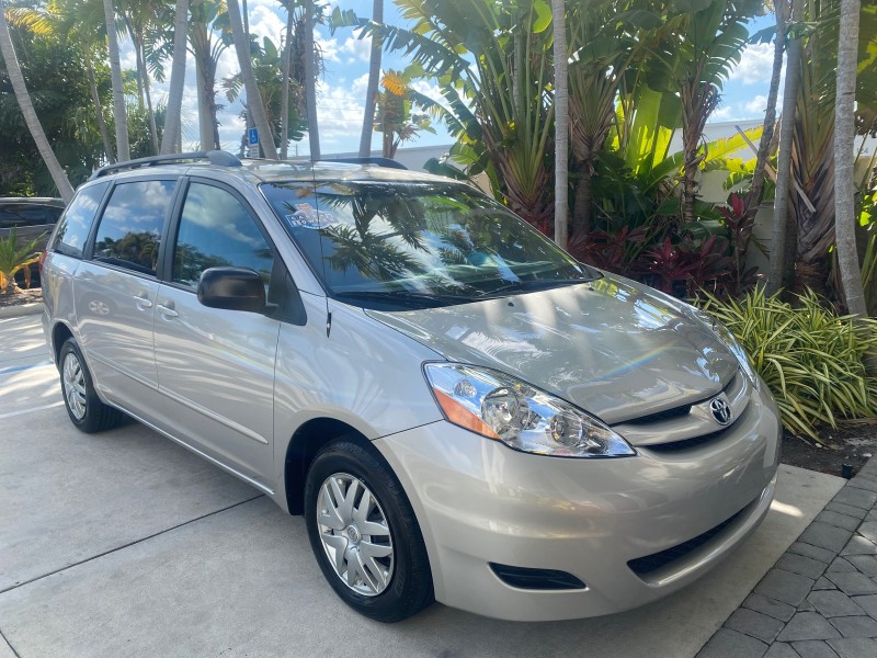2010 Toyota Sienna LE LOW MILES 41,871 1 OWNER 7 PASSENGER in , 