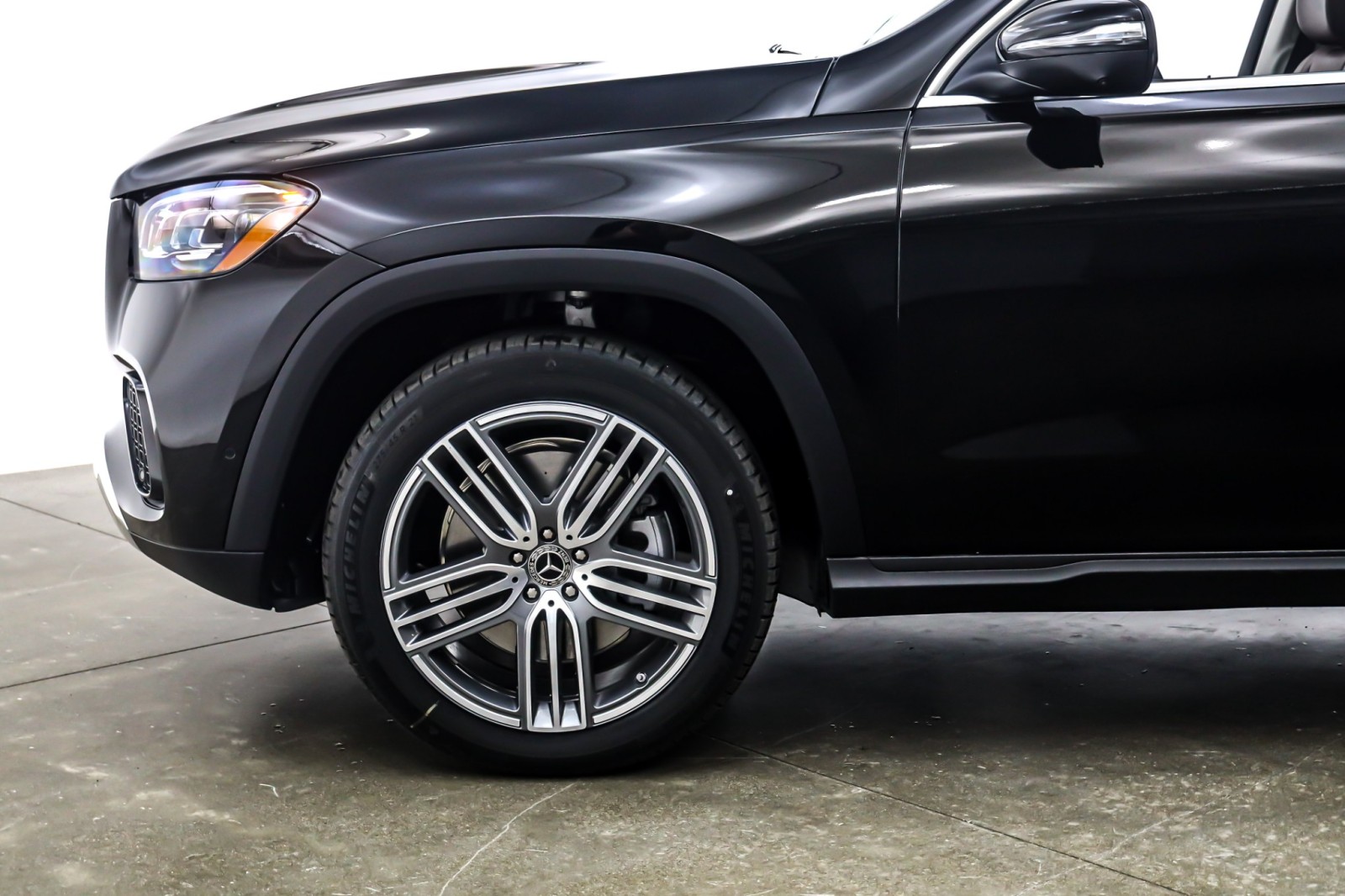 New 2026 Obsidian Black Metallic Mercedes-Benz GLS 450 4MATIC® SUV image 10