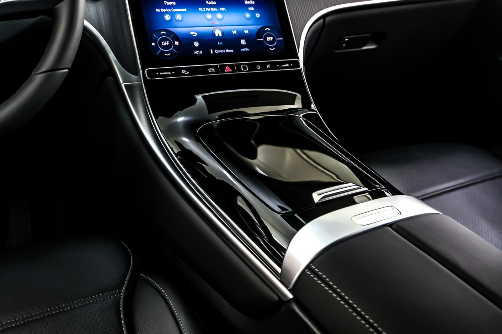 New 2026 Graphite Grey Metallic Mercedes-Benz GLC 300 image 6