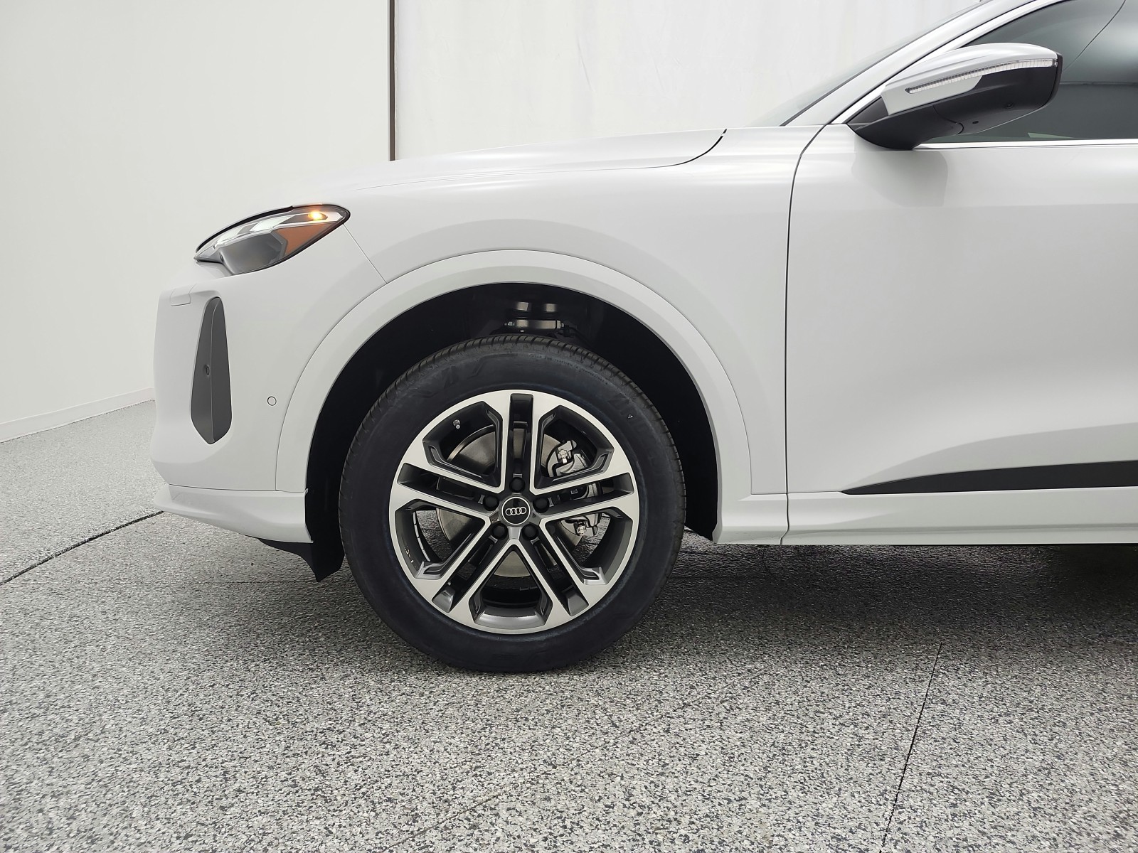 New 2025 Glacier White Metallic Audi Premium 2.0 TFSI quattro image 17
