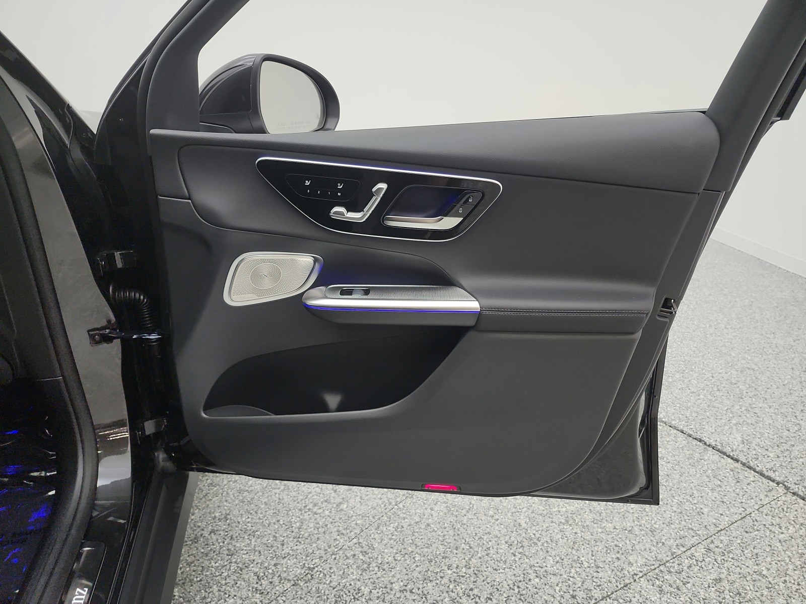 New 2026 Graphite Grey Metallic Mercedes-Benz GLC 300 image 15