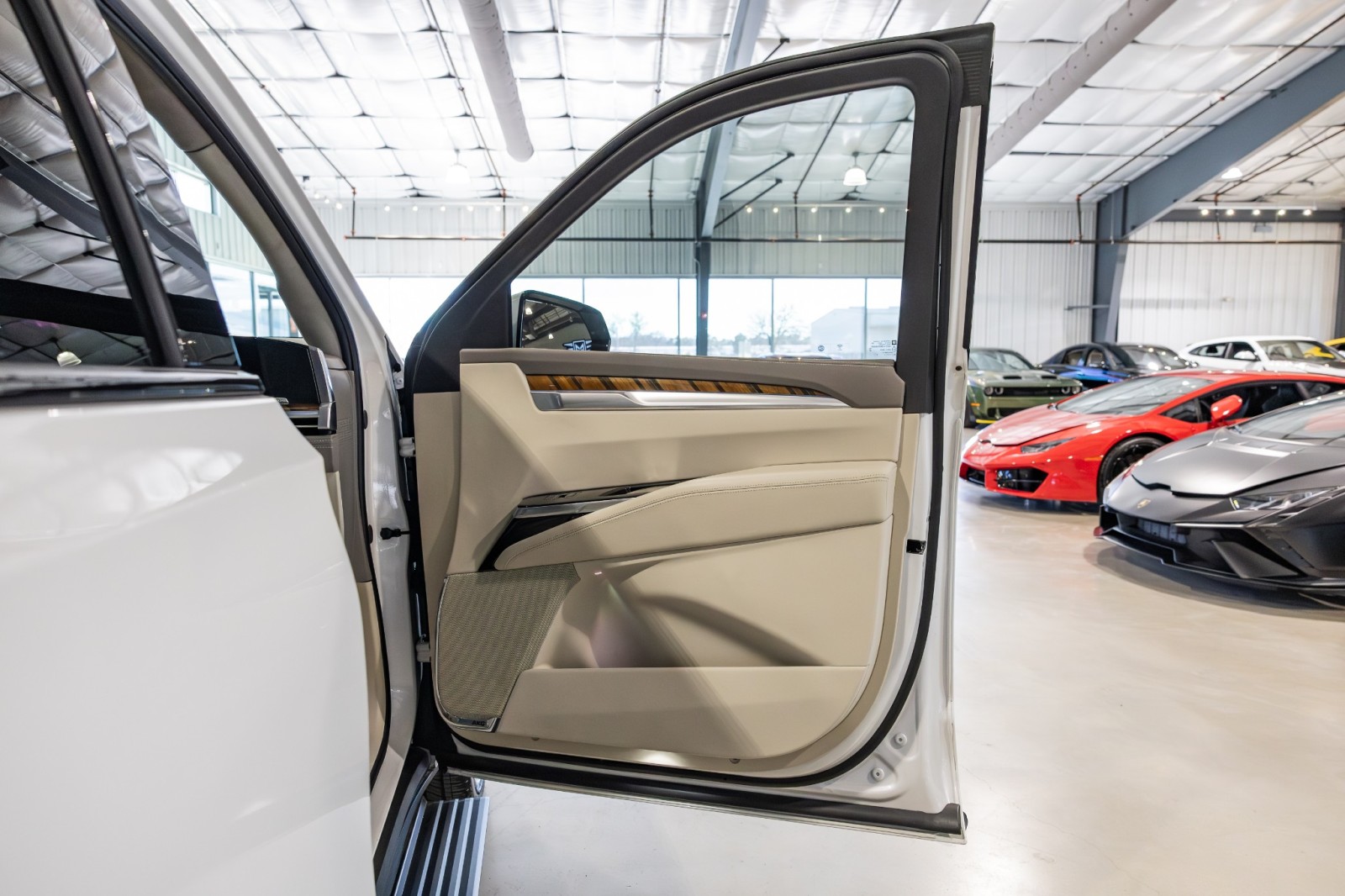 Used Car 2025 Cadillac Escalade  4wd Sport Platinum - 24 Inch Wheels - Crystal White Paint For Sale Under $120,000 In Boerne, Texas