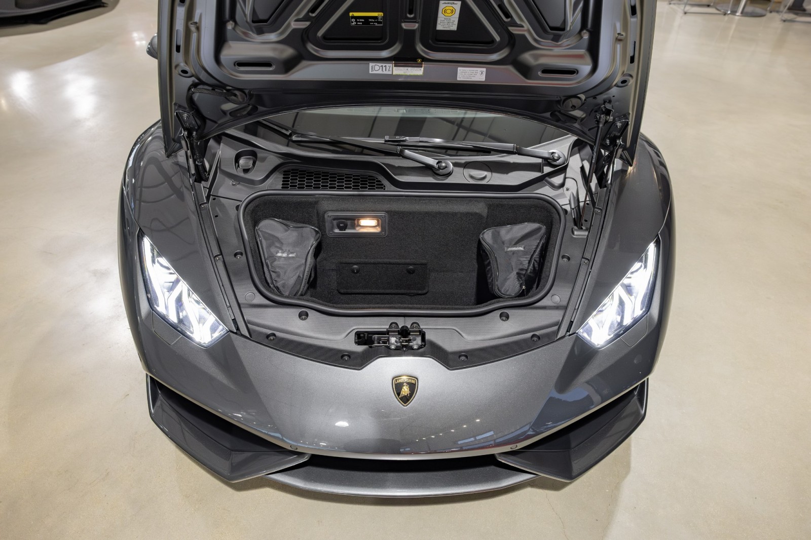 Used Car 2015 Lamborghini Huracan  Lp 610-4 - Transparent Engine Bonnet - Front Lift - Carbon Ceramic Brakes For Sale Under $240,000 In Boerne, Texas