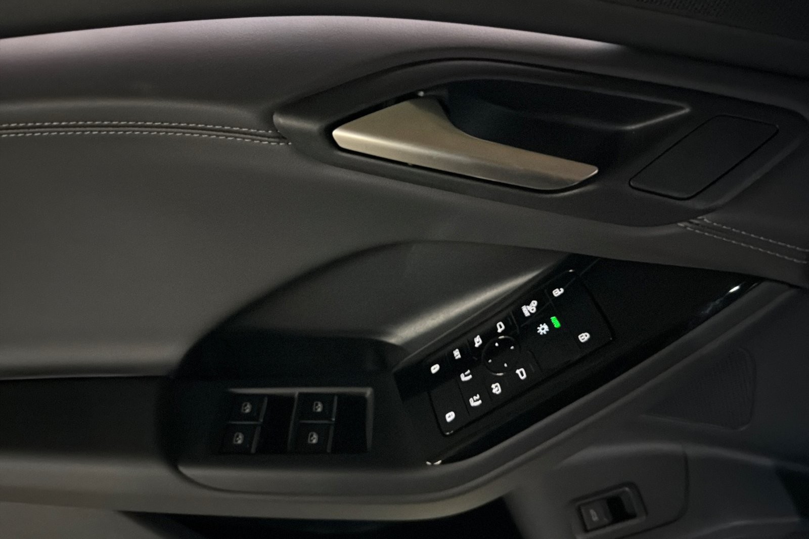 New 2027 Magnet Gray Audi Premium Plus quattro image 10
