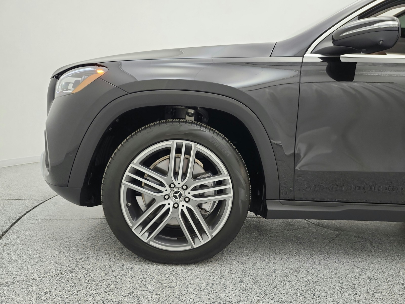 Certified Used 2026 Obsidian Black Metallic Mercedes-Benz GLS 450 4MATIC® SUV image 18