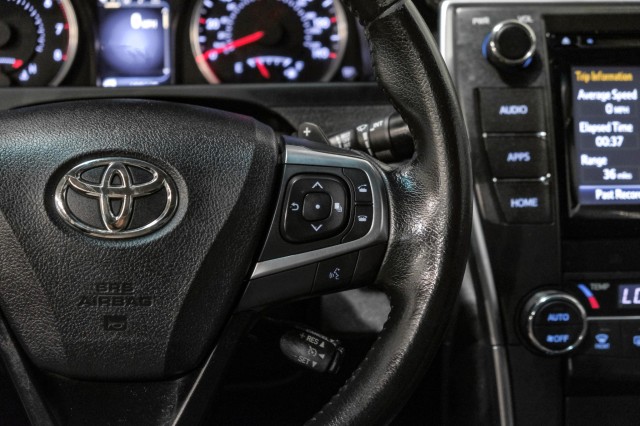 2015 Toyota Camry XSE 17