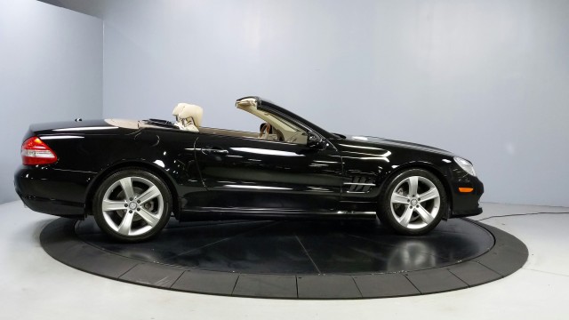 2009 Mercedes-Benz SL-Class V8 11