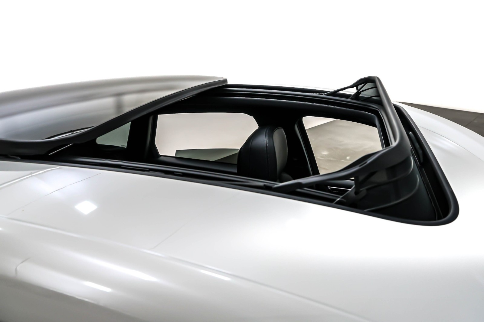 Used 2024 Chalk Porsche S AWD image 22