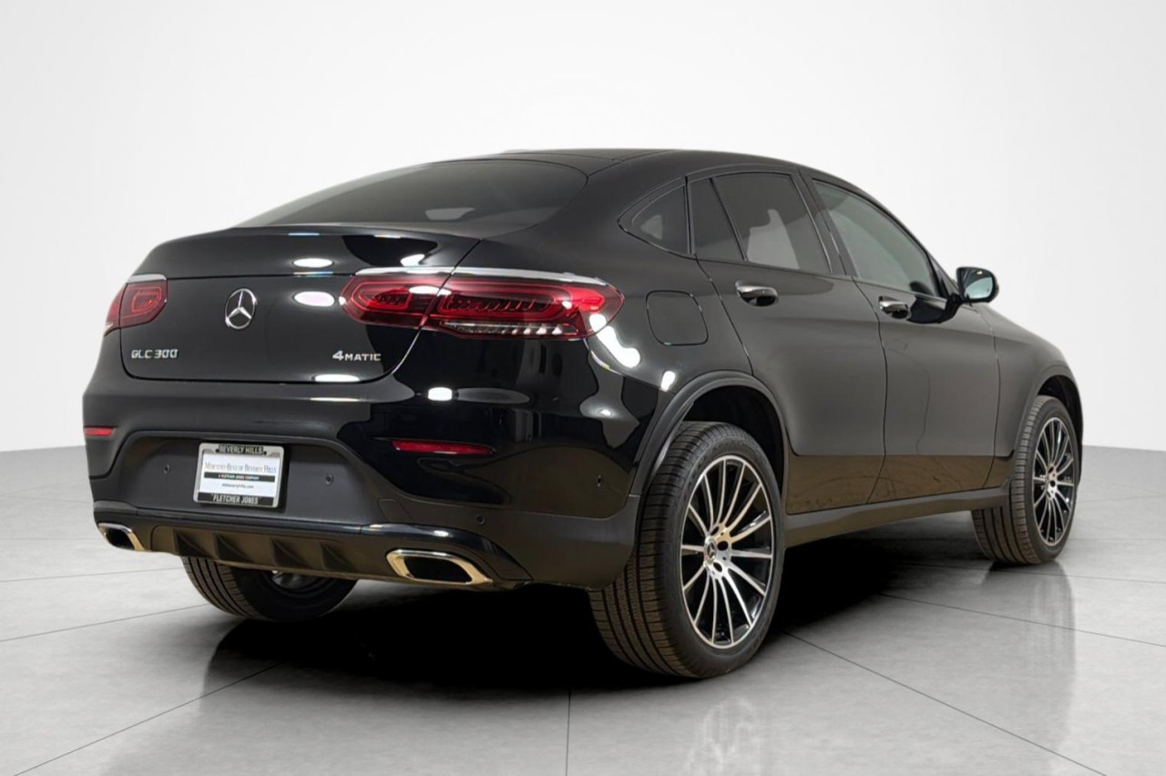 Used 2022 Black Mercedes-Benz GLC 300 image 5