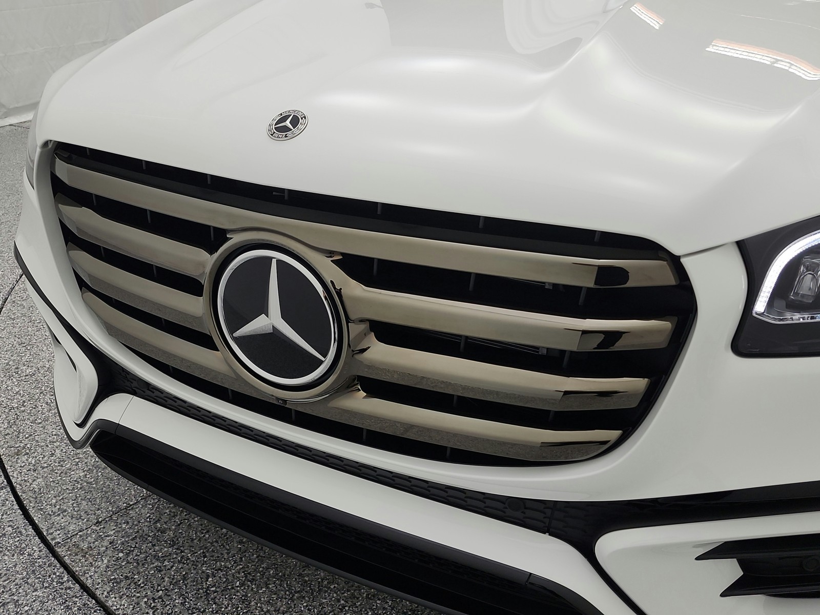 New 2026 Polar White Mercedes-Benz GLS 450 image 13