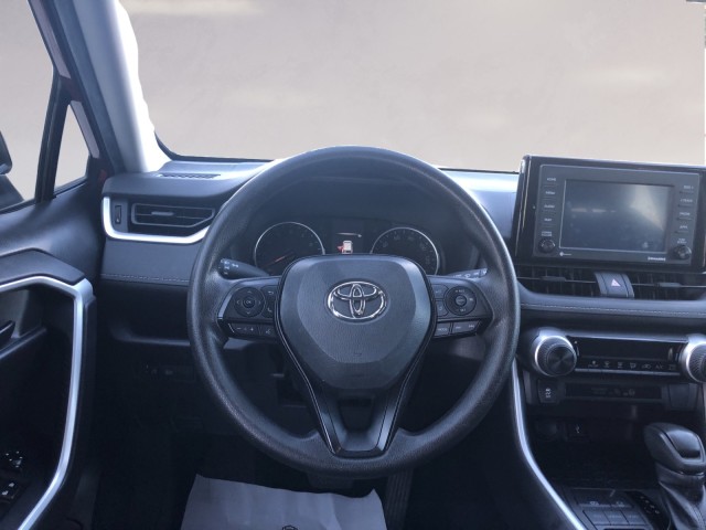 2022 Toyota RAV4 LE 12